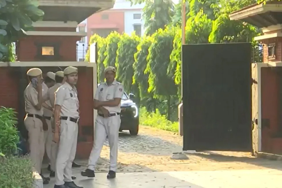 রক্তাক্ত নেপাল! ‘সতর্ক’ ভারতে নেপালি দূতাবাসের নিরাপত্তার দায়িত্বে কেন্দ্রীয় বাহিনী