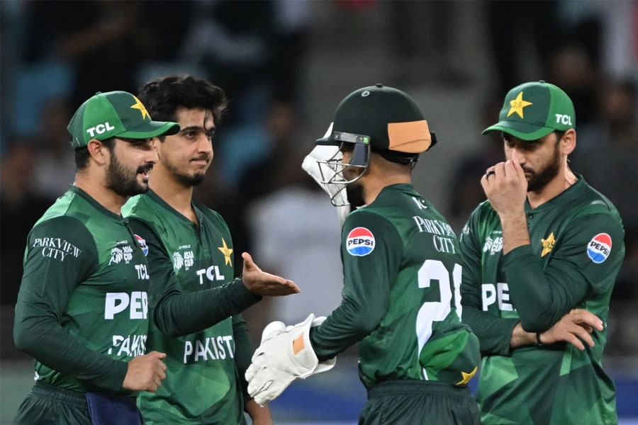 আত্মসমর্পণ ‘নবাগত’ ওমানের, জয় দিয়ে এশিয়া কাপ অভিযান শুরু পাকিস্তানের