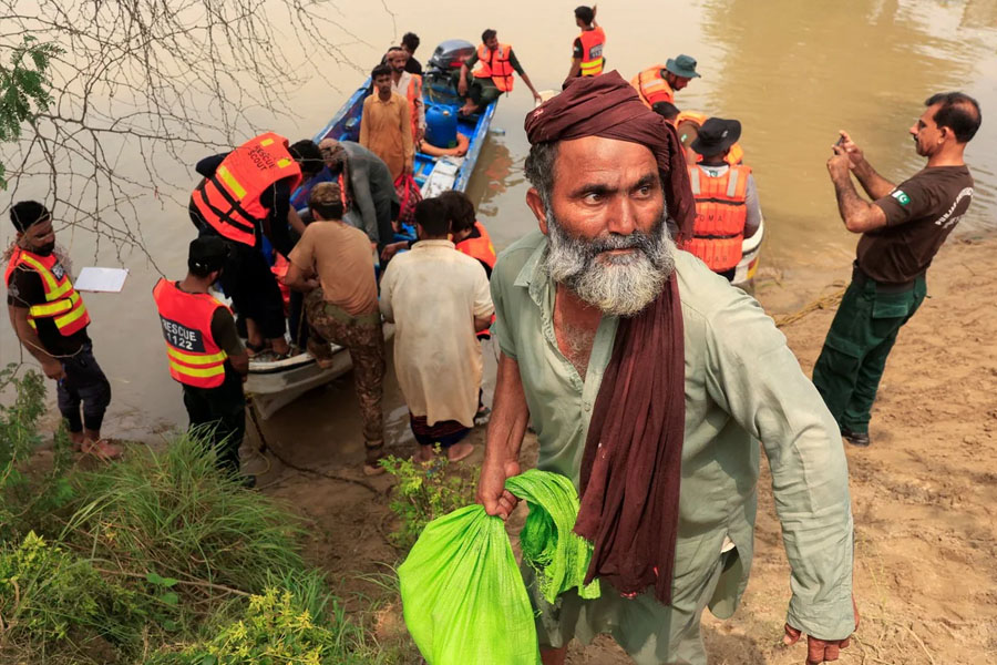 ৮৫০-র বেশি মৃত্যু, ২০ লক্ষ ঘরছাড়া! ভয়াবহ বন্যায় কার্যত ‘নরক’ পাকিস্তান