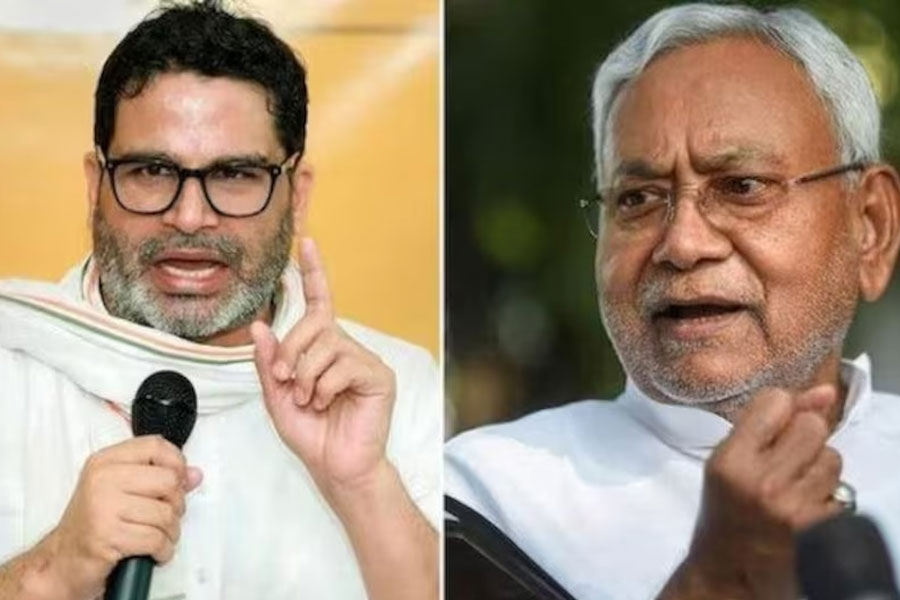 ‘বিহারে মুখ্যমন্ত্রী সৎ, কিন্তু তাঁর মন্ত্রীরা কোটি কোটি টাকা লুট করছেন’, কটাক্ষ প্রশান্ত কিশোরের