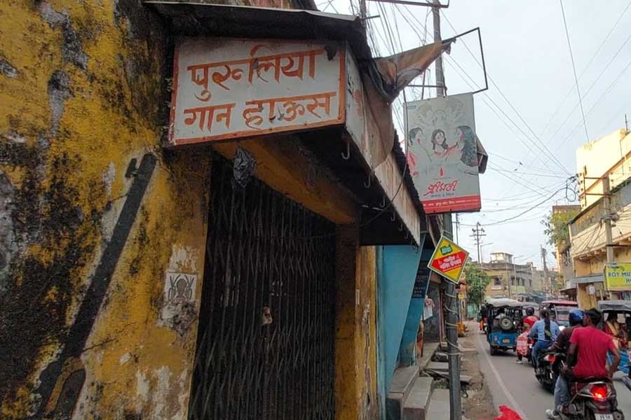 সেফ কাস্টডিতে থাকা বন্দুক ‘পাচার’, খড়দহের বেআইনি অস্ত্র কারবারে পুরুলিয়া যোগ! গ্রেপ্তার কর্মচারী
