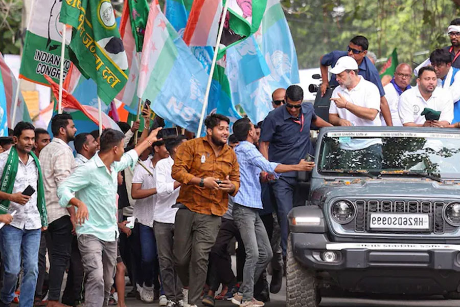 বিদেশ সফরের নিরাপত্তাবিধি মানছেন না রাহুল গান্ধী! অভিযোগে চিঠি সিআরপিএফের