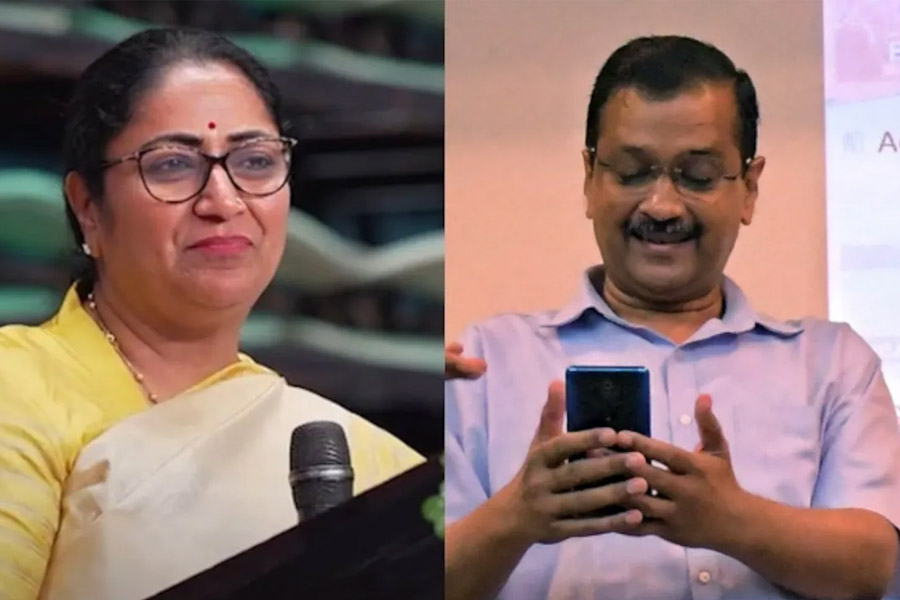 ‘সারাদিন রিলস বানাতে ব্যস্ত’, রেখা গুপ্তকে বেনজির তোপ কেজরির, পালটা আপ সুপ্রিমোকে বিঁধল বিজেপি