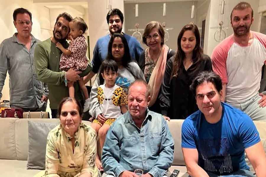 ‘সস্তা বলে বেশিরভাগ মুসলমান খান’, সলমনের বাড়িতে গোমাংসে ‘না’, কারণ ব্যাখ্যা সেলিম খানের