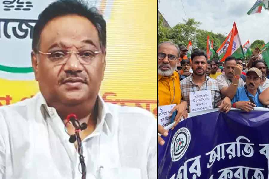 কটন মিলে বেতনের দাবি, হাওড়ায় শমীককে ঘিরে তুমুল বিক্ষোভ শ্রমিকদের