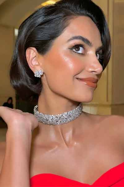 Puja Fashion 2025: What necklace to wear for neckline