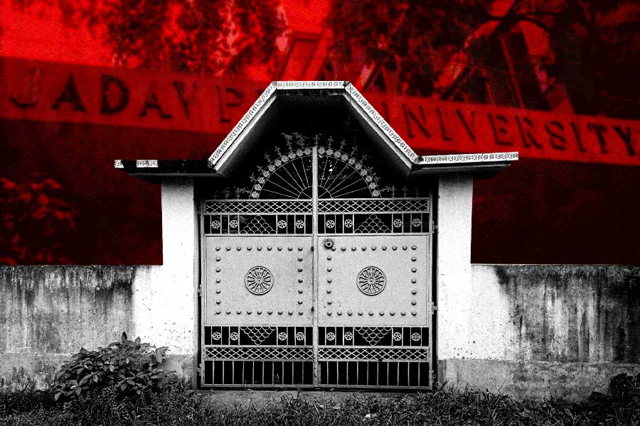 Jadavpur student death: Family of Bagula seeks justice during Durga Puja