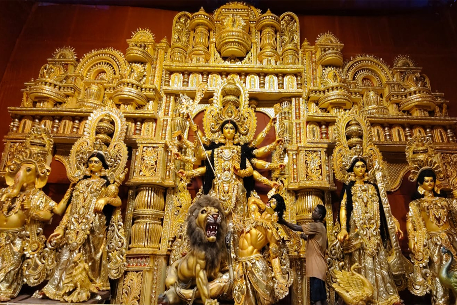 বাম পরিচালিত তাহেরপুর পুর এলাকার পুজোয় দিঘার জগন্নাথ মন্দির! তুঙ্গে রাজনৈতিক তরজা
