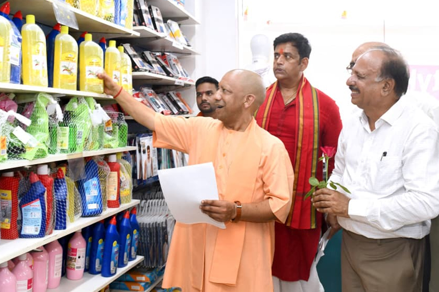 ‘কর্মসংস্থান বাড়াতেই জিএসটি কাঠামোয় বদল’, মোদির প্রশংসায় যোগী