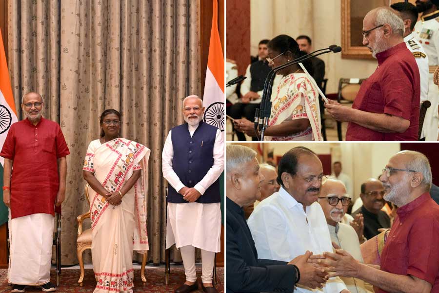 উপরাষ্ট্রপতি পদে শপথ রাধাকৃষ্ণণের, সাক্ষী থাকলেন ‘নিখোঁজ’ ধনকড়ও