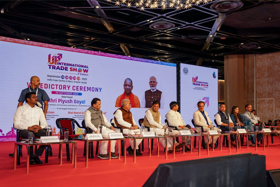 পরপর তিনবার আন্তর্জাতিক বাণিজ্য মেলার আয়োজক, নজির গড়ল যোগীর উত্তরপ্রদেশ