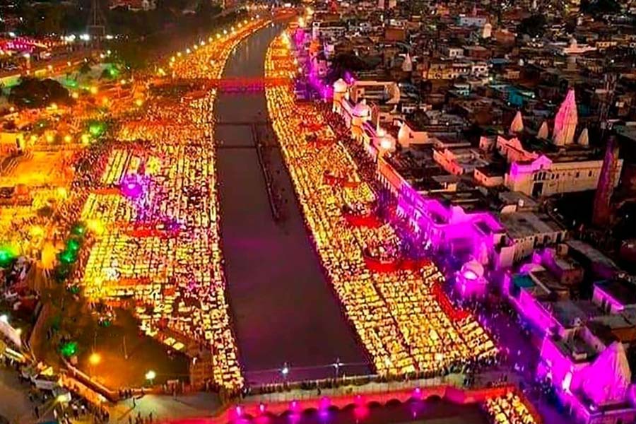 দীপোৎসবের প্রস্তুতি তুঙ্গে, জ্বলবে ২৬ লক্ষ প্রদীপ! বিশ্বমঞ্চে রামনগরীর প্রাচীন ঐতিহ্য