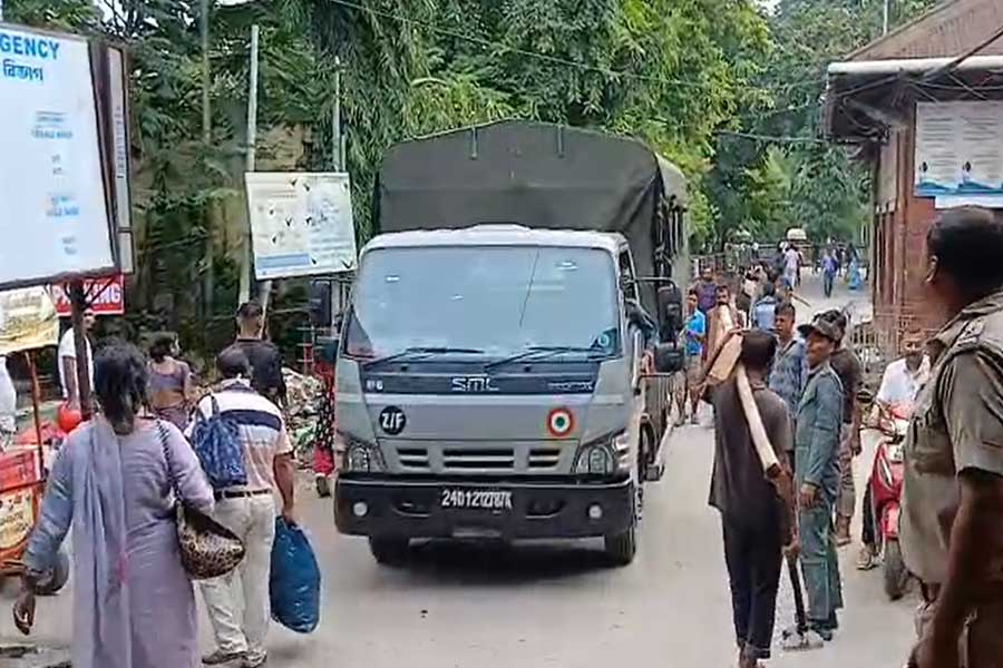 মানসিক অবসাদ! হাসিমারা বায়ুসেনা ঘাঁটিতে ‘আত্মঘাতী’ জওয়ান