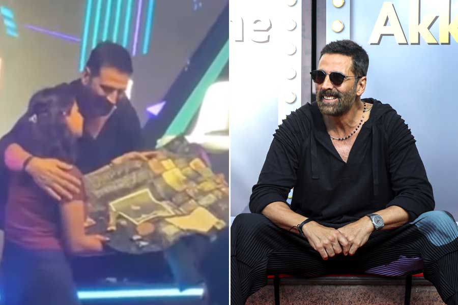 জন্মদিনে তরুণী ভক্তের শুভেচ্ছা, আবেগপ্রবণ অক্ষয়! কী করলেন অভিনেতা?