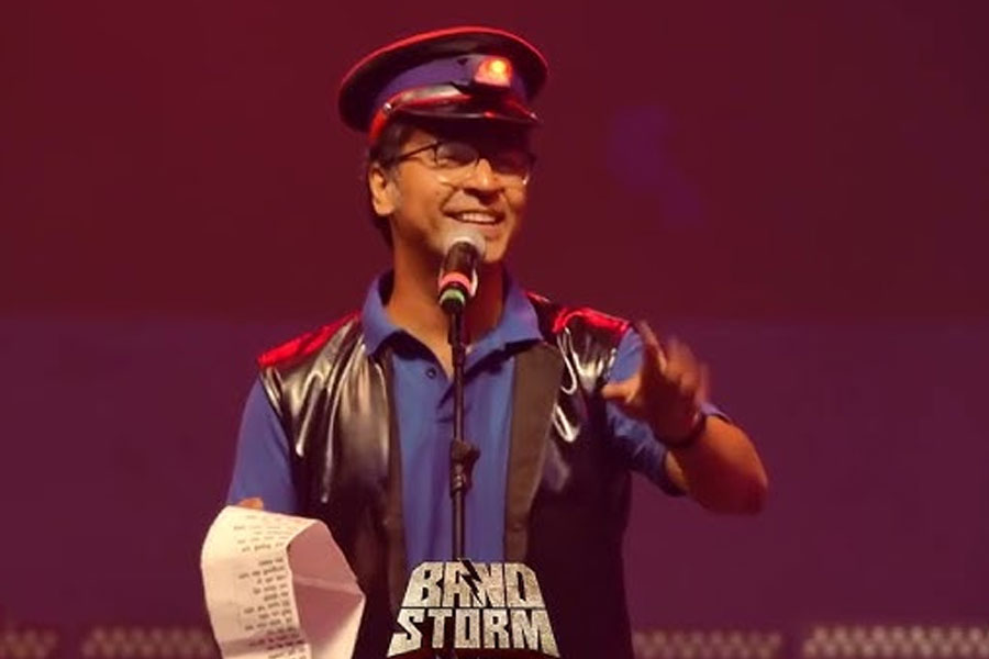 ‘SIR কী বলছে/ ঝাড়াই-বাছাই চলছে’, গানে ‘হুল ফুটিয়ে’ নিজেই শুনানিতে ডাক পেলেন অনির্বাণ