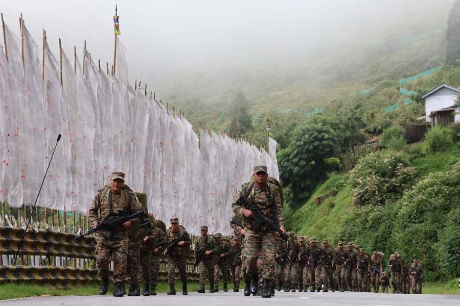 সিকিমের ১৭ হাজার ফুট উচ্চতায় বিশেষ মহড়া ভারতীয় সেনার! কোন আশঙ্কা?