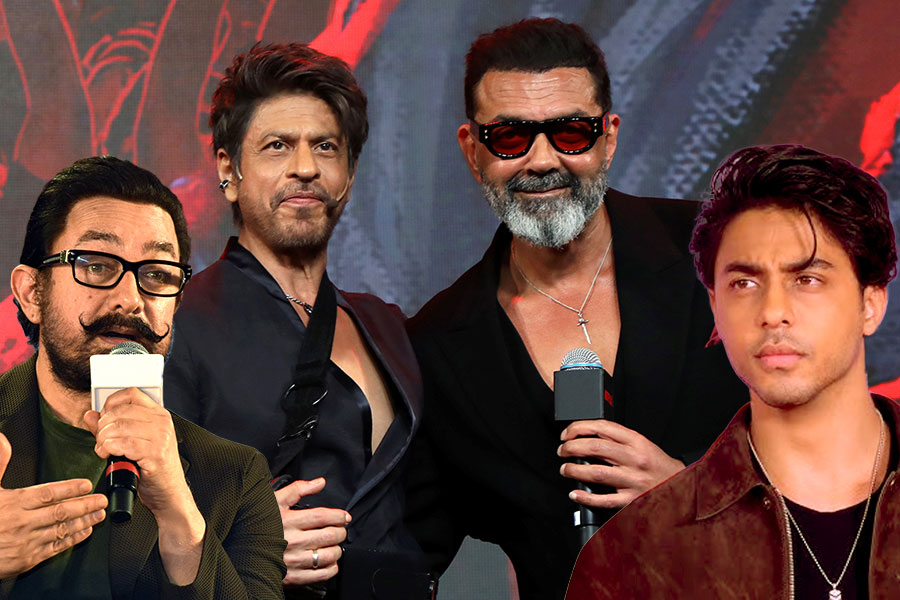 রুদ্রমূর্তি আমির, ‘ডন’ ববি, শাহরুখকেই ব্যঙ্গ! প্রথম সিরিজের ট্রেলারে বলিউডের ‘মাৎস্যন্যায়’ ফাঁস আরিয়ানের