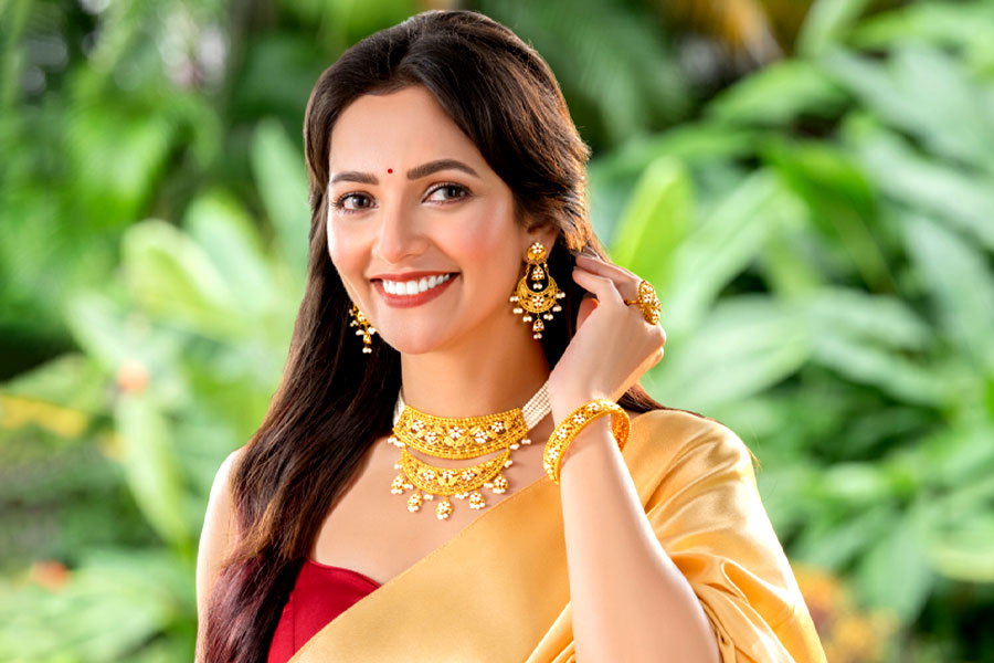 Durga Puja Fashion: B.C.Sen Jewellers Pujo Festive Collection Shuili Phool