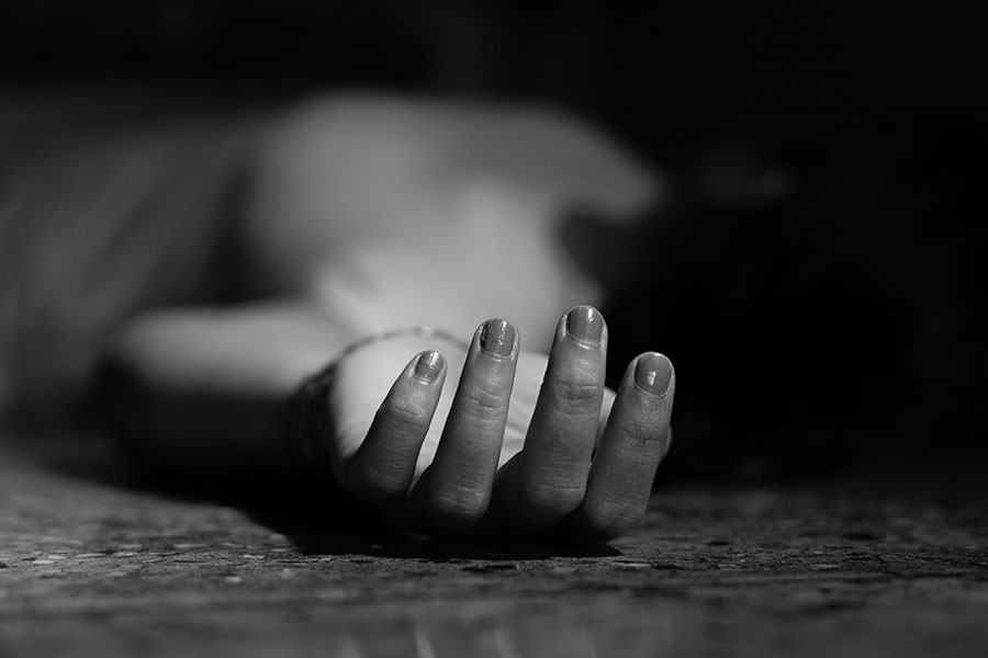 লাগাতার উত্যক্ত, বিয়ের জন্য চাপ! স্যরের ‘প্রস্তাবে’ রাজি না হওয়াতেই বীরভূমে আদিবাসী ছাত্রী খুন?