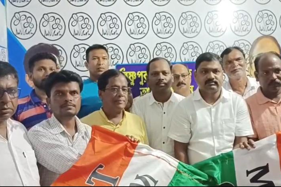 বিজেপিতে লাগাতার ভাঙন! পদ্মশিবির পরিচালিত পঞ্চায়েত দখল তৃণমূলের