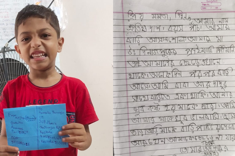 কর্মসূত্রে উত্তরবঙ্গে মা, কাছে পেতে ‘মমতা দিদুন’কে চিঠি লিখে কাতর আর্জি আসানসোলের খুদের