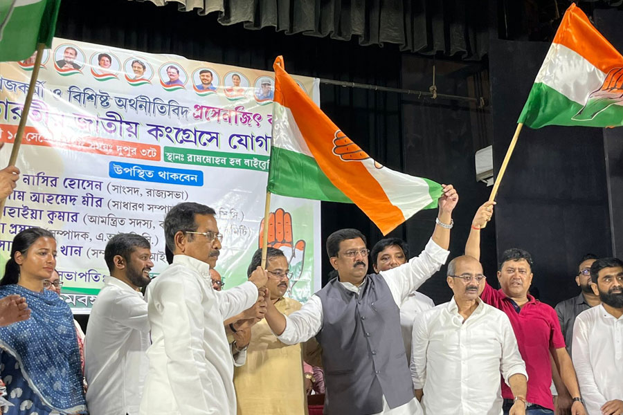 কংগ্রেসে যোগ দিলেন প্রাক্তন বাম নেতা প্রসেনজিৎ, রাহুলের ‘নেতৃত্বে’ লড়াইয়ের ডাক কানহাইয়ার