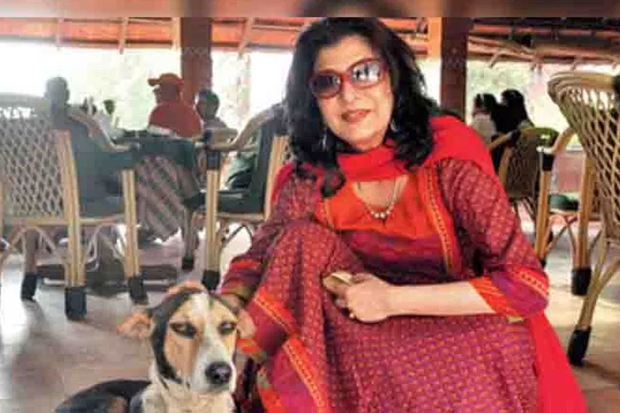 ‘ওদের পাশে আমরা’, শিক্ষক দিবসে পথপশুদের জন্য মানবিক উদ্যোগ দেবশ্রীর