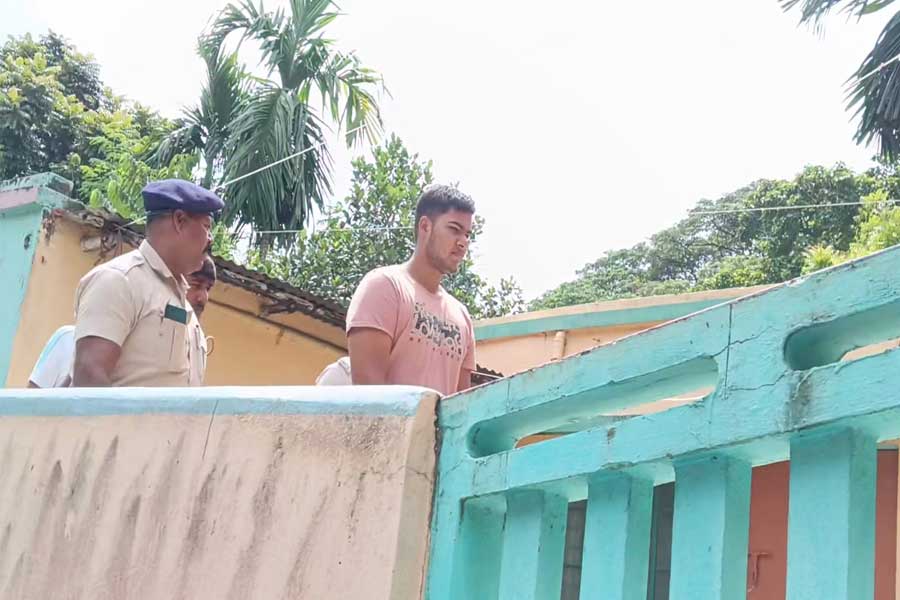 প্রথমে দাদুর ঘর, পরে ঈশিতার ঘরের মেঝেতে বসে গুলি! কৃষ্ণনগর কাণ্ডের পুনর্নির্মাণে দেখালো দেশরাজ