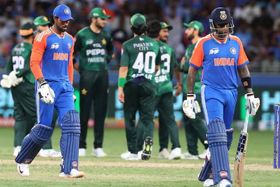 ২২ গজে অসহায় আত্মসমর্পণ, এবার মাঠের বাইরে ভারতের বিরুদ্ধে ‘যুদ্ধ’ ঘোষণা পাকিস্তানের