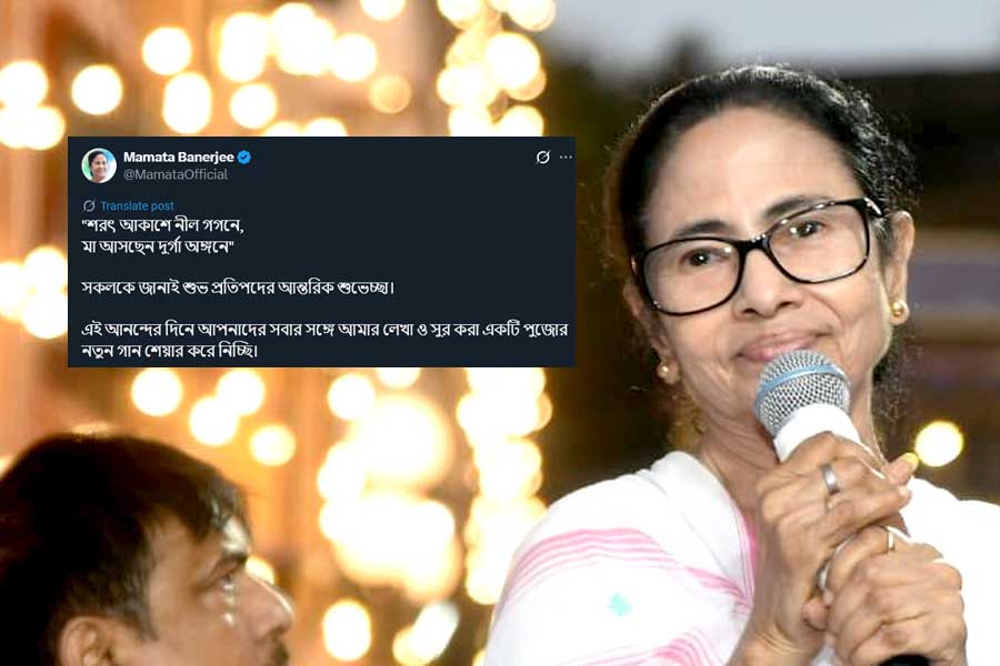 ‘মা আসছেন দুর্গা অঙ্গনে’, প্রতিপদের শুভেচ্ছা মমতার, শেয়ার করলেন নতুন গান