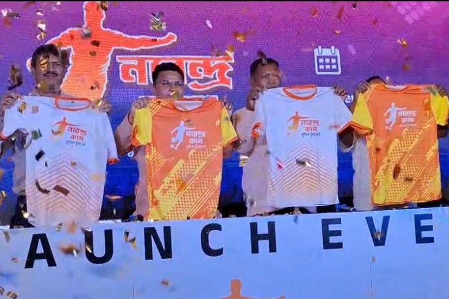 বাংলার মন পেতে বিজেপির হাতিয়ার ফুটবল! রাজ্যজুড়ে শুরু হচ্ছে ‘নরেন্দ্র কাপ’