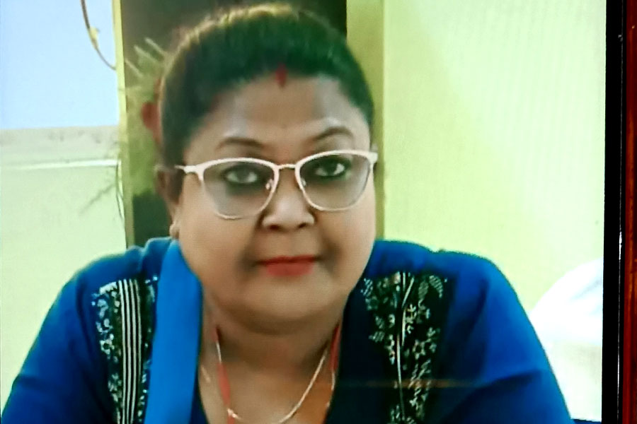 ফের বিতর্কে পানিহাটির কাউন্সিলর! প্রকাশ্য রাস্তায় চুলোচুলির পর এবার ব্যবসায়ীকে হেনস্তার অভিযোগ