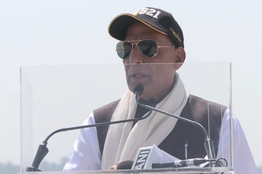 ‘ওরা যদি পরমাণু অস্ত্রের পরীক্ষা করে…’ পাকিস্তানকে কড়া হুঁশিয়ারি ‘যুদ্ধংদেহী’ রাজনাথের