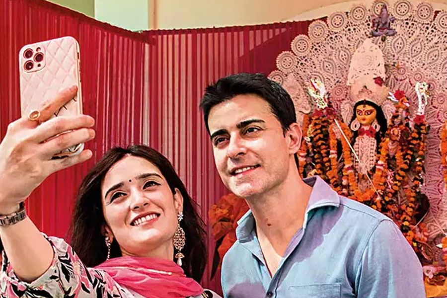 Durga Puja Lifestyle: These four zodiac signs will be swept away by the tide of love during Puja