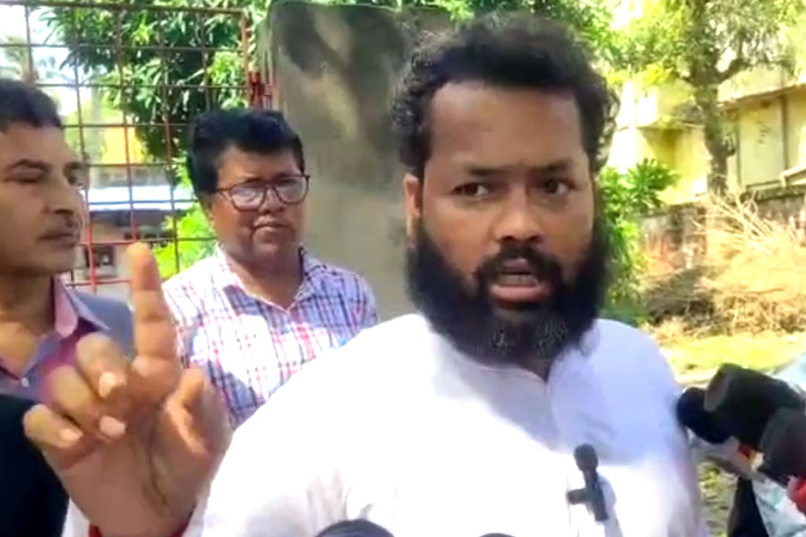 SSC: ‘পরীক্ষা নিতাম, আজ দিতে হল’, আক্ষেপ আন্দোলনকারী সুমনের গলায়