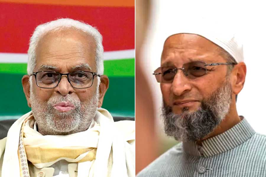 উপরাষ্ট্রপতি নির্বাচনে জোরদার লড়াই, বিরোধী প্রার্থী রেড্ডিকে সমর্থন আসাদউদ্দিনের দলের