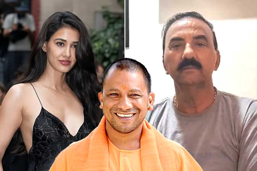 ‘নির্ভয়ে থাকুন, পাশে আছি’, গুলি কাণ্ডে দিশা পাটানির বাবাকে মাঝরাতে ফোন যোগীর, কী কথা হল?