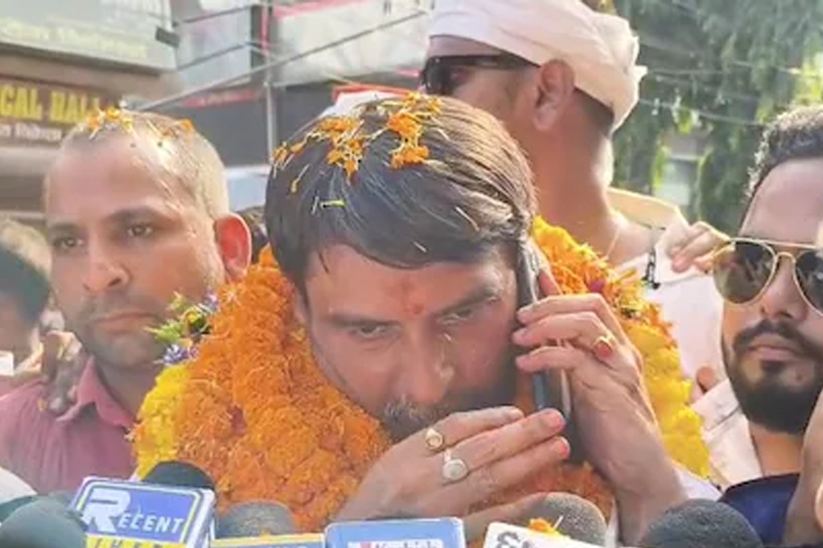 ‘তুমি বিজেপি-তেই থাকবে’, মনোনয়ন দিতে গিয়ে বাবার ফোন পেয়ে রণে ভঙ্গ ছেলের
