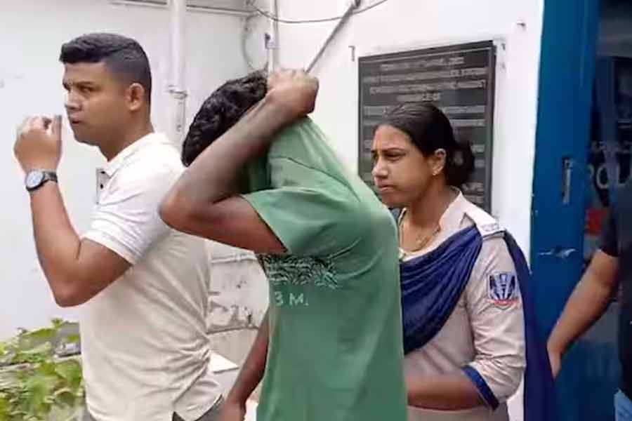 বেদিয়াপাড়ায় যুবককে পুড়িয়ে খুনের চেষ্টায় গ্রেপ্তার মূল অভিযুক্ত, এখনও অধরা ২