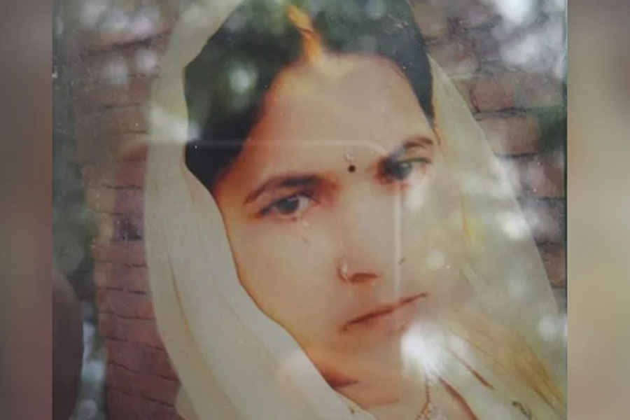 প্রেমিকার সঙ্গে বিয়েতে বাধা, দ্বিতীয় স্ত্রীকে জীবন্ত পুড়িয়ে ‘খুন’ স্বামীর