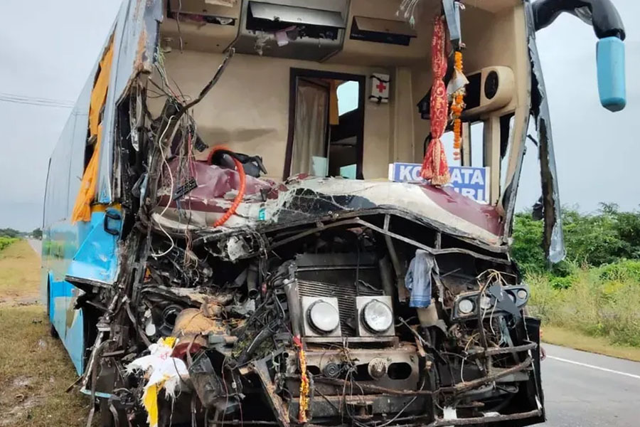 ট্রাকের সঙ্গে কলকাতাগামী বাসের সংঘর্ষ! ওড়িশায় মৃত অন্তত ২, আহত একাধিক