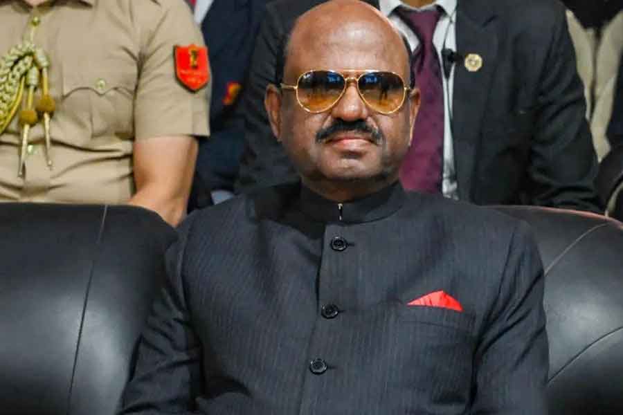 ‘বাংলায় যা হচ্ছে তা হওয়া উচিত নয়’, রাষ্ট্রপতির সঙ্গে সাক্ষাতের পর মন্তব্য রাজ্যপাল বোসের
