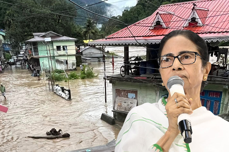 ‘ম্যান মেড বন্যা’, তোপ মমতার, উত্তরের দুর্যোগে মৃতদের পরিবারকে ৫ লক্ষ টাকা ও চাকরি