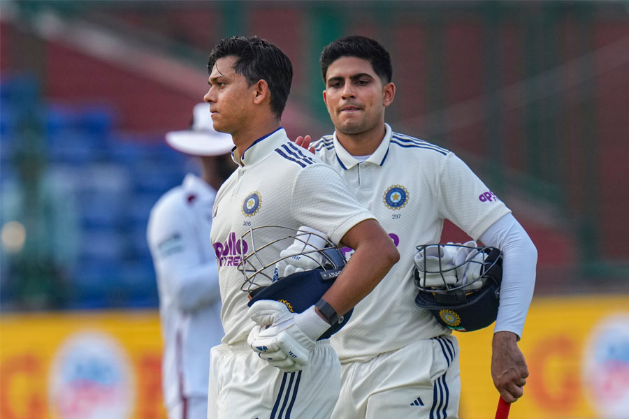 ‘যশস্বীকে হিংসা করে গিল…’, নেটদুনিয়ায় বিতর্কের মাঝেই ইঙ্গিতবাহী মন্তব্য প্রাক্তন ক্রিকেটারের