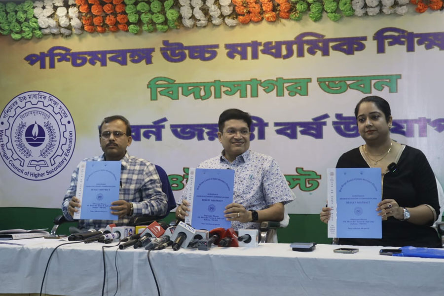 ৩৯ দিনের মাথায় প্রকাশিত উচ্চমাধ্যমিকের প্রথম পর্বের ফল, পাশের হার ৯৩. ৭২ শতাংশ