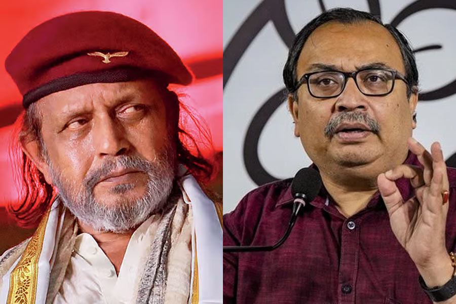 আদালতের পর লড়াই এবার স্টুডিওতে! সিনেমার ডাবিং নিয়ে মিঠুন-কুণাল যুদ্ধ?