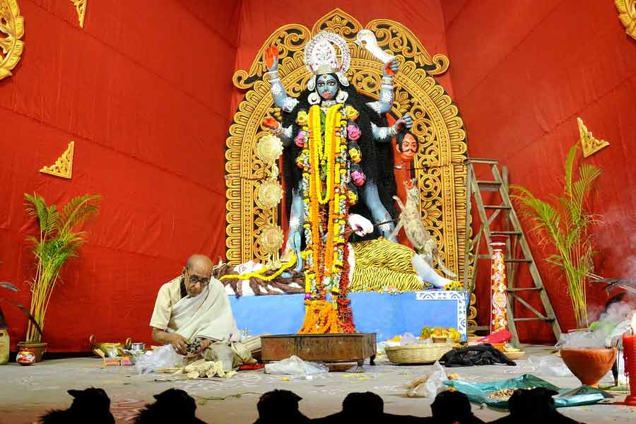 Kali Puja 2025: Significant of goddess Kali's Kharga