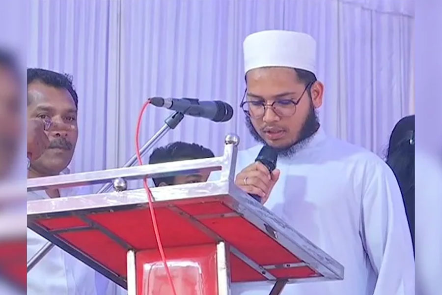 কর্নাটকে ‘সরকারি অনুষ্ঠানে’ কোরানপাঠ! সমালোচনা বিজেপির, পালটা তোপ কংগ্রেসের