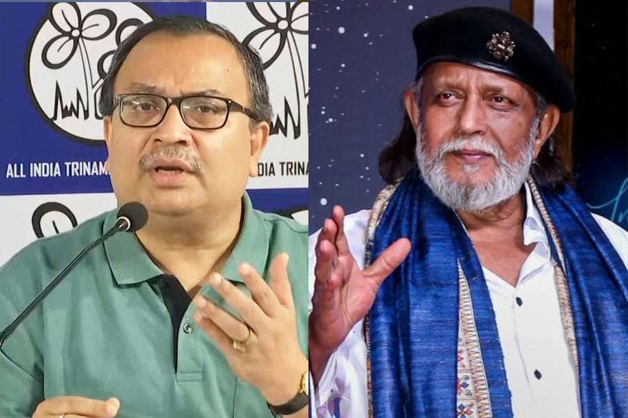 জল্পনা সত্যি করে একই স্টুডিওয় ডাবিং করতে হাজির কুণাল-মিঠুন! দেখা কি হল দু’জনের?