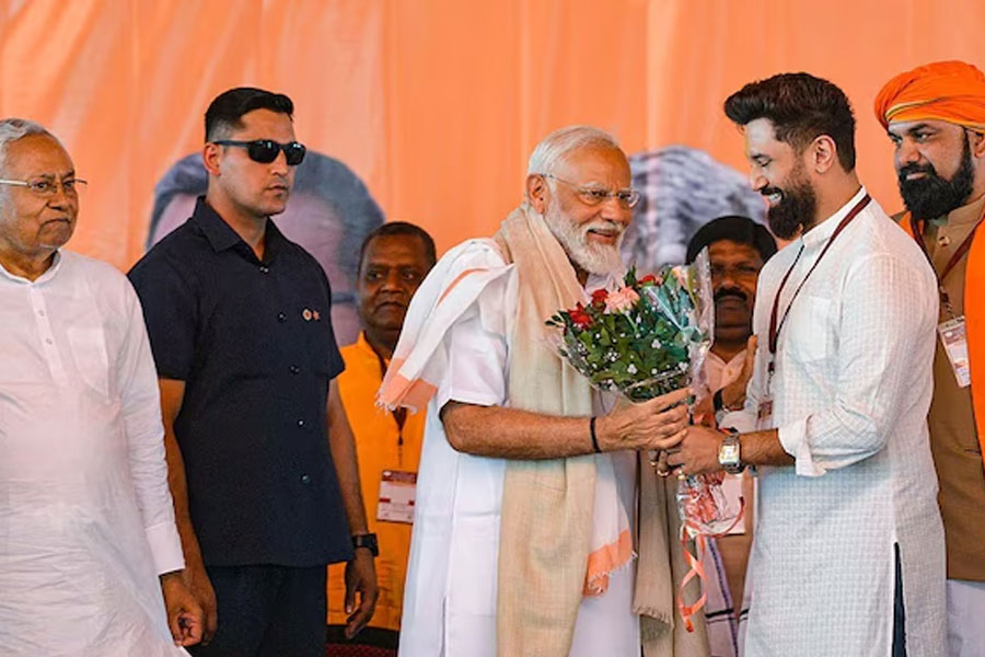 বিহারে আসন বণ্টন নিয়ে অসন্তোষ এনডিএ-র অন্দরে! অস্বস্তিতে বিজেপি